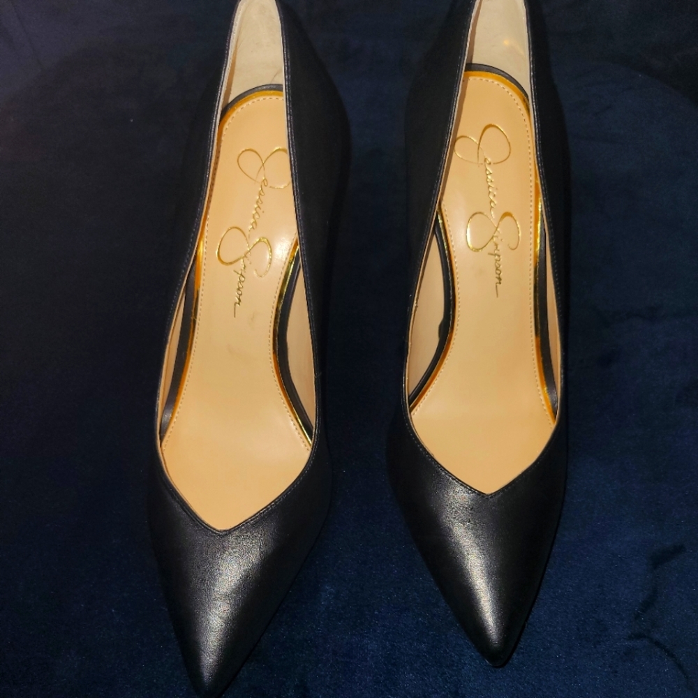 NEW Jessica Simpson Black Leather Pumps